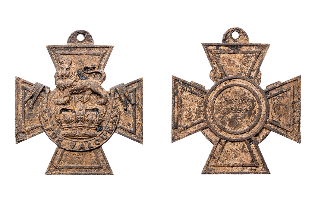 Victoria Cross medal front and reverse 