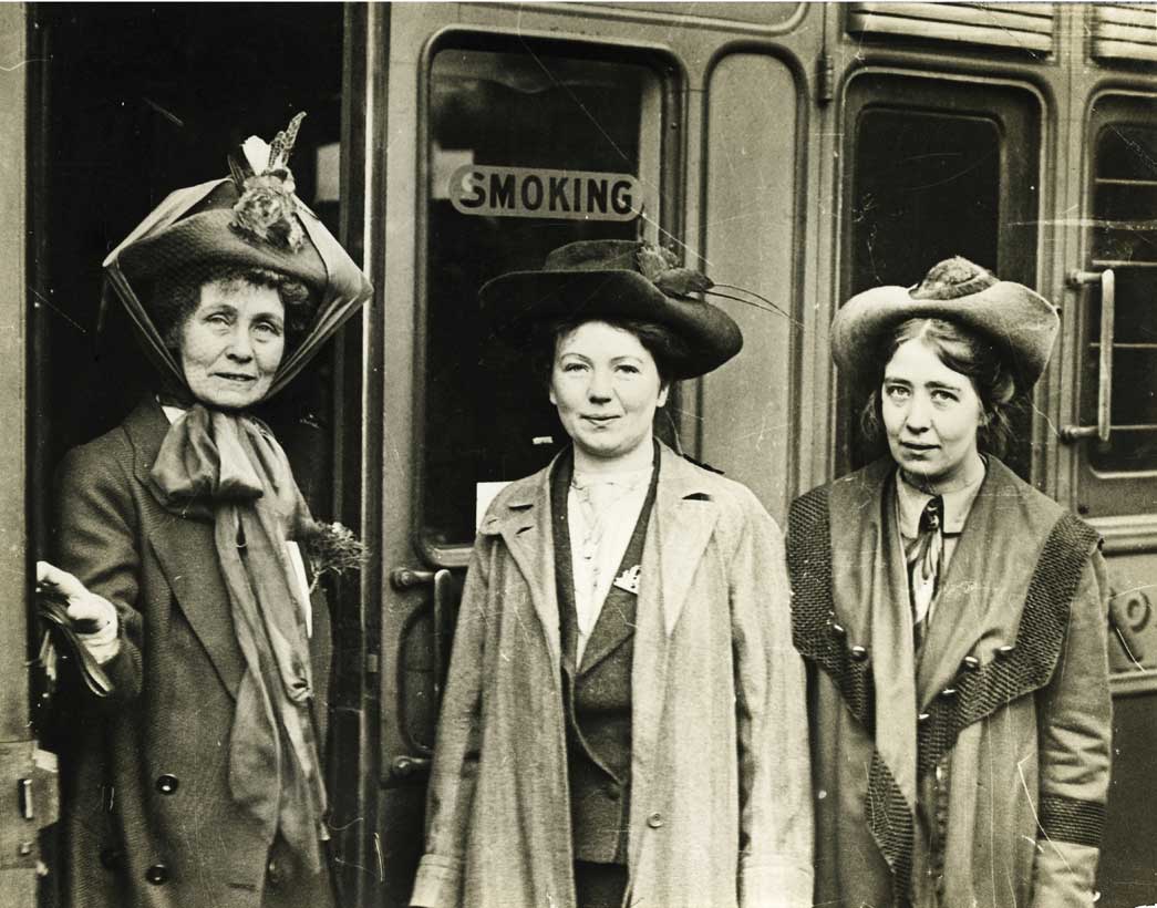 Christabel (centre) and Sylvia Pankhurst (right) with their mother, Emmeline, at Waterloo station 4 October 1911. Emmeline was setting off for a lecture tour of the United States and Canada. By 1911 women in Wyoming, Colorado, Utah, Idaho, Washington and California had been given the right to vote.