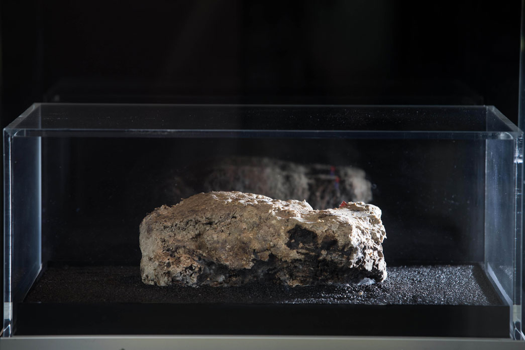 Image of Fatberg on its 14th day of display at the Museum of London.