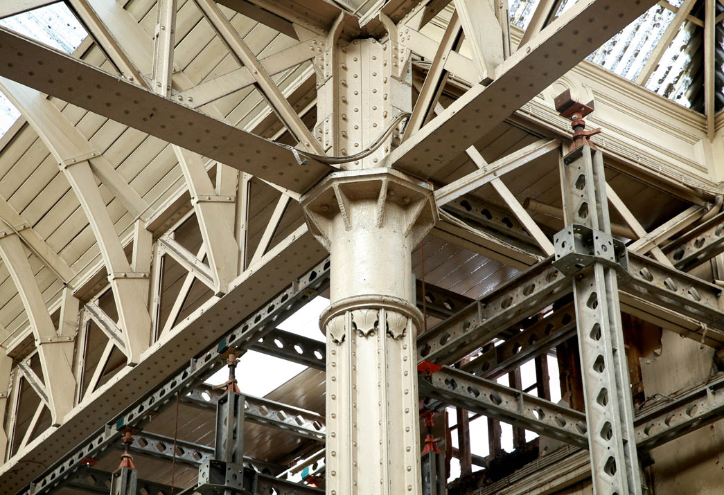 Bolted Phoenix column holding up the roof of Smithfield General Market.