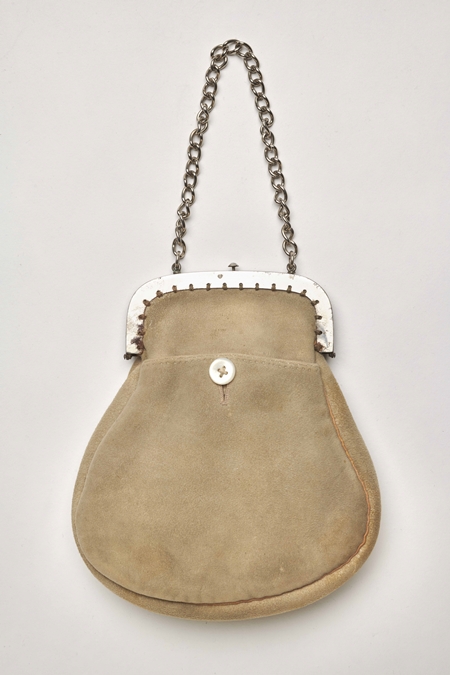 A chatelaine bag, 1870–1910. (ID no.: 66.79/4)
