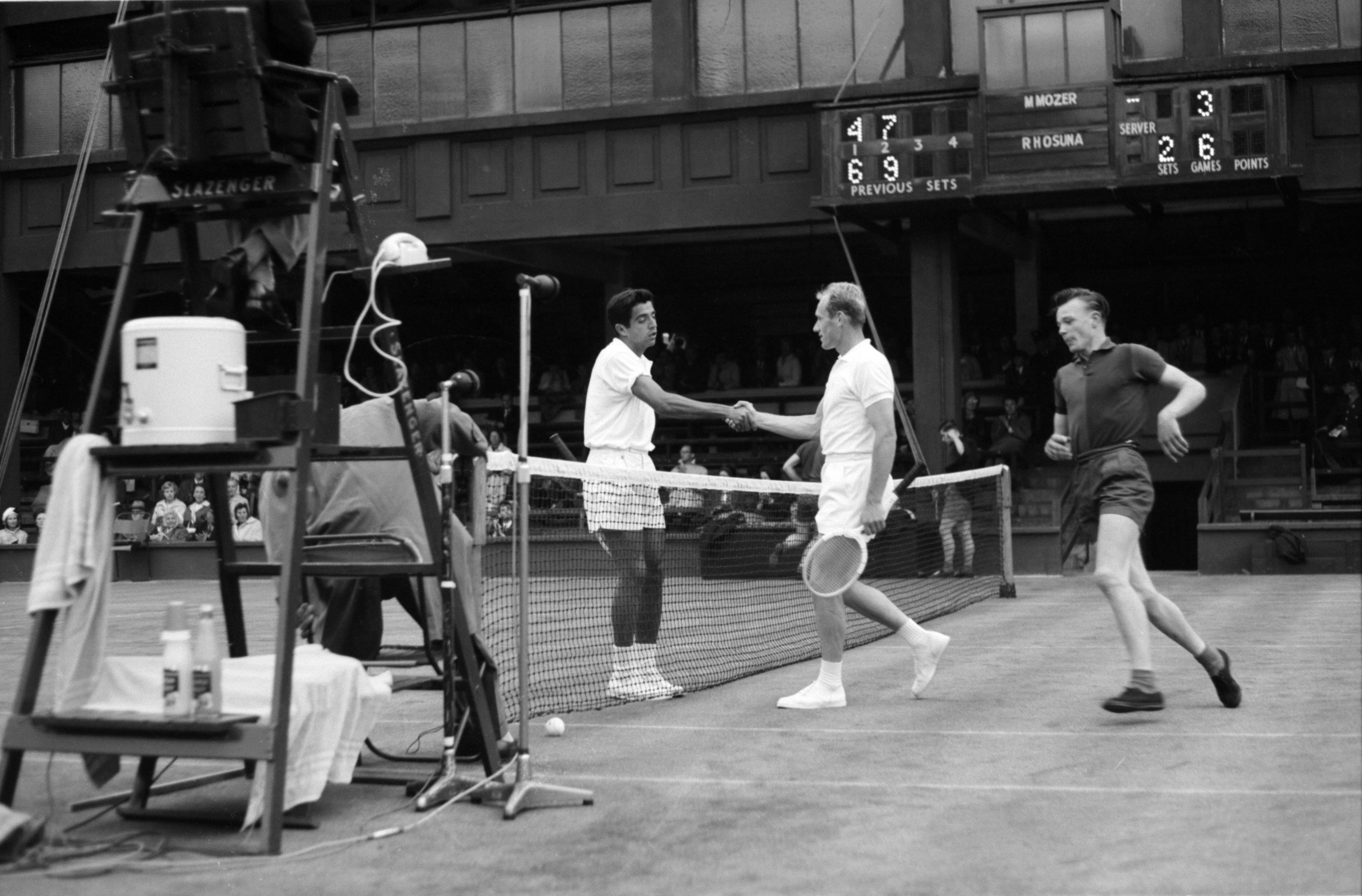 Sam Hill when he was a ball boy (on the right) (c) AELTC, Arthur Cole.jpeg