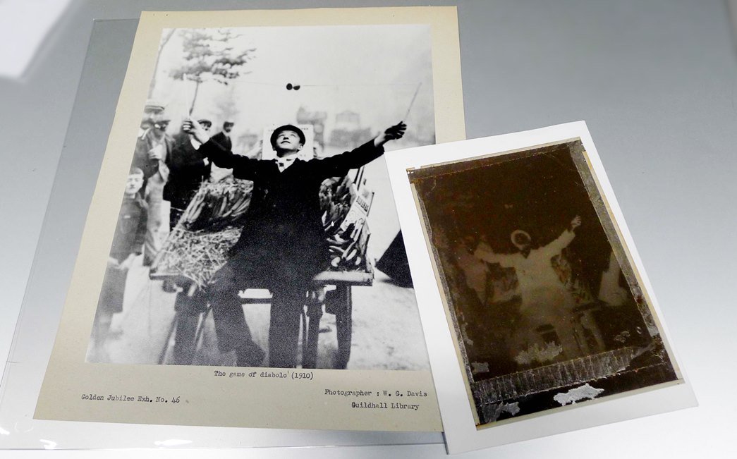 The image is initially captured on the negative (left) and then a positive image of that taken, which we refer to as a photograph. (©Museum of London)