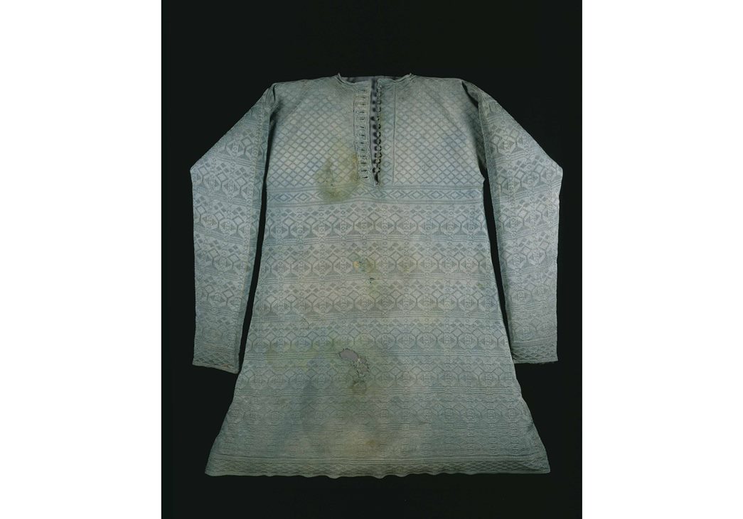 A knitted silk vest, mid-17th century, reputedly worn by Charles I at his execution. (ID no.: A27050)