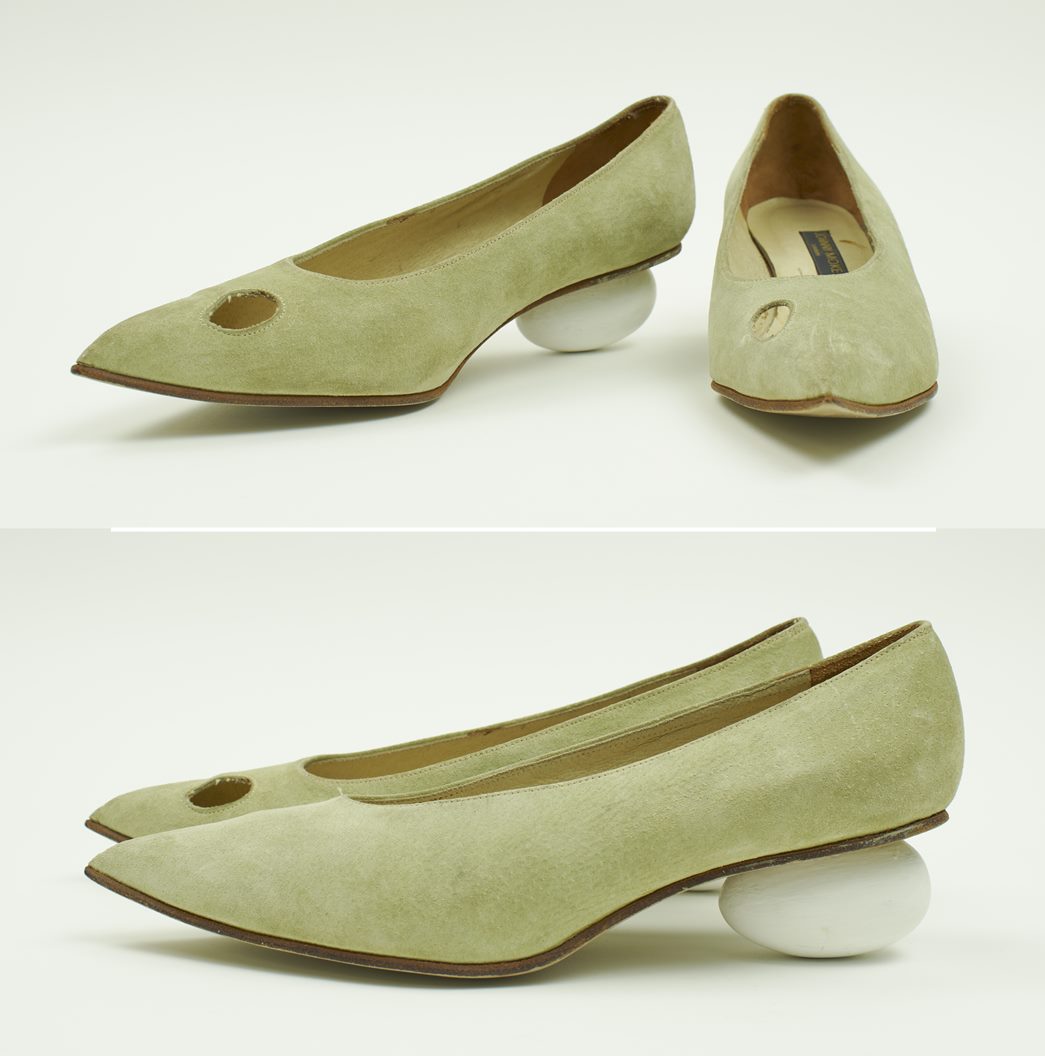 A pair of quirky shoes by Johnny Moke, with ‘egg’ heels. (ID no.: 2007.40/1) 