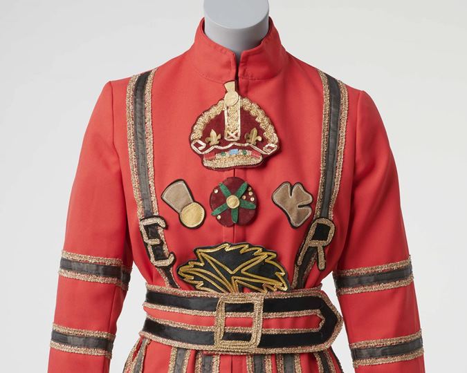 A female Beefeater dress, bearing Colin Wild’s label. (ID no.: 2021.113a-b)