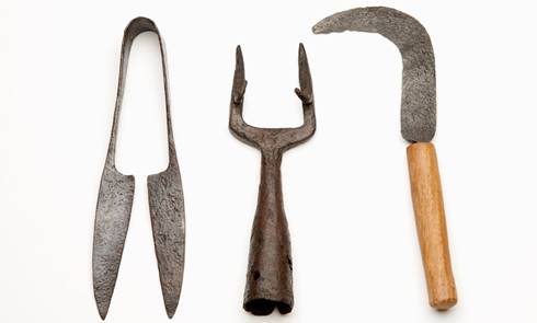 Gardening tools from Roman London
A pruning hook (ID no. 18205), bailing fork (ID no. 19866) and shears (ID no. 4051).