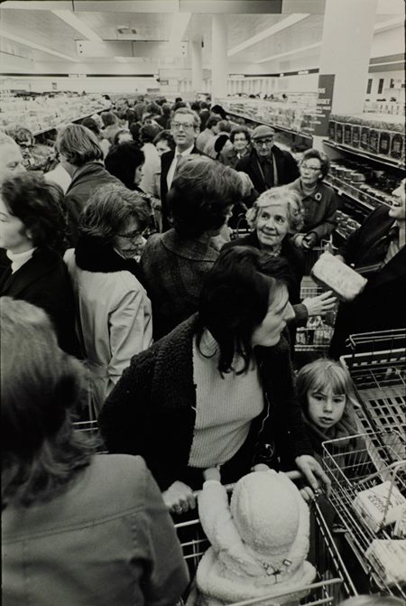 Shoppers thronging at the Cambridge Coldhams Lane store interior (with JD Sainsbury in the centre), 3 Dec 1974. (ID no.: SA_BRA_7_C_4_3_19)