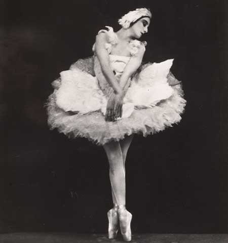 Anna Pavlova in costume from 'Le Cygne' (The Dying Swan)