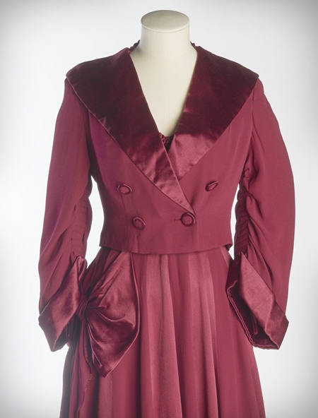 This beautiful dress was both made and worn by Sophie Rabin. (ID no.: 2020.61/2)